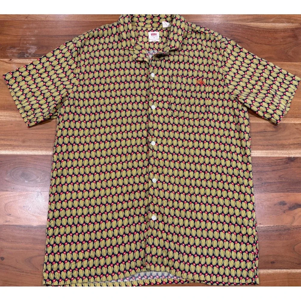 Levis Mens Relaxed Fit Cactus Print Button Down Shirt Short Sleeve Yellow Medium